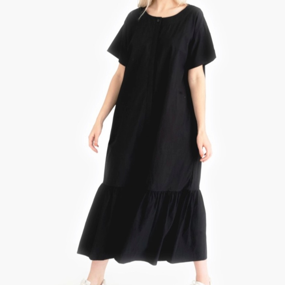 Tribe Alive black poplin midi dress! Medium